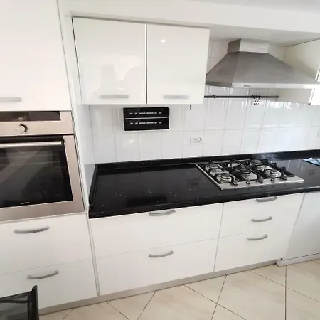 Townhouse Del Sol Apartment