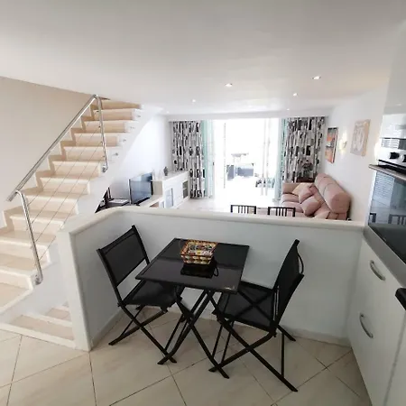 Townhouse Del Sol Apartment *